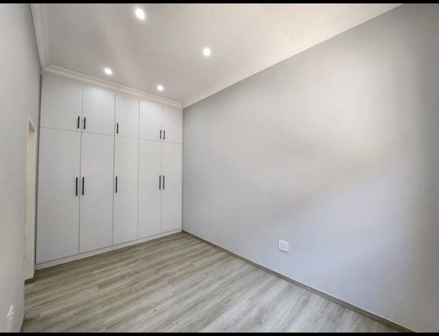 1 BEDROOM PROPERTY TO RENT IN SELECTION PARK